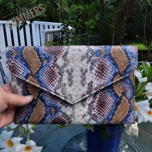 Urban Expressions snake clutch